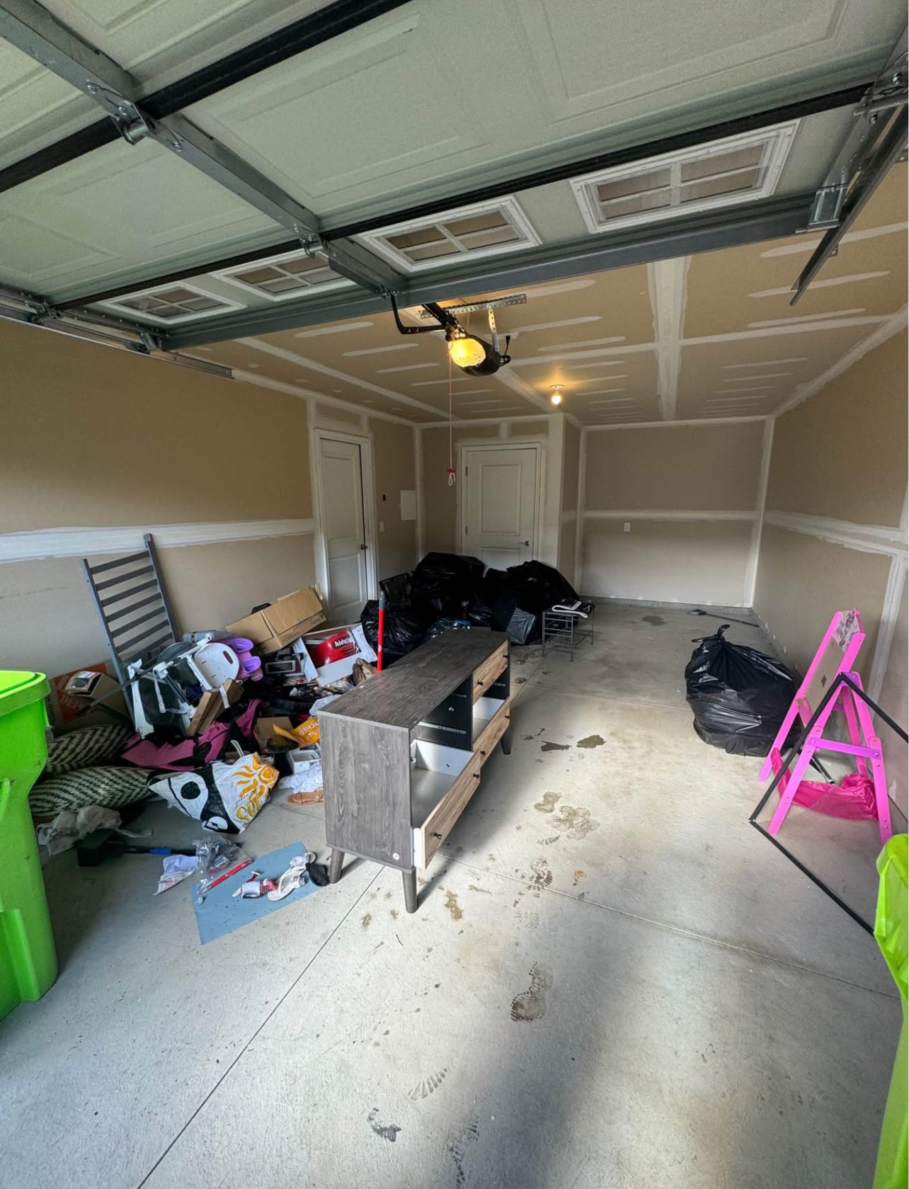 Liftoff Junk Removal Chandler AZ | Dumpster rental Same-Day Service Available