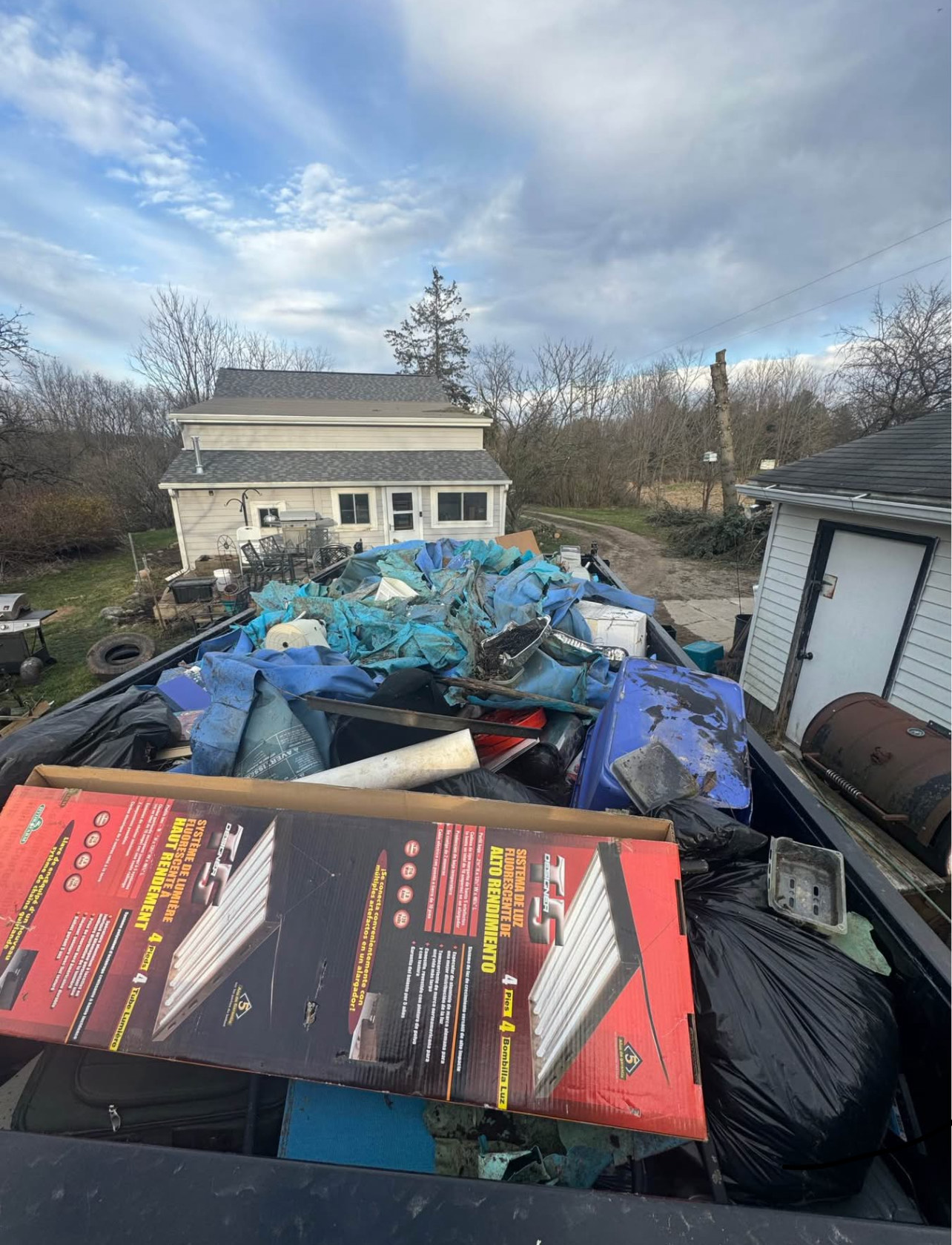 Liftoff Junk Removal Chandler AZ | Dumpster rental Same-Day Service Available