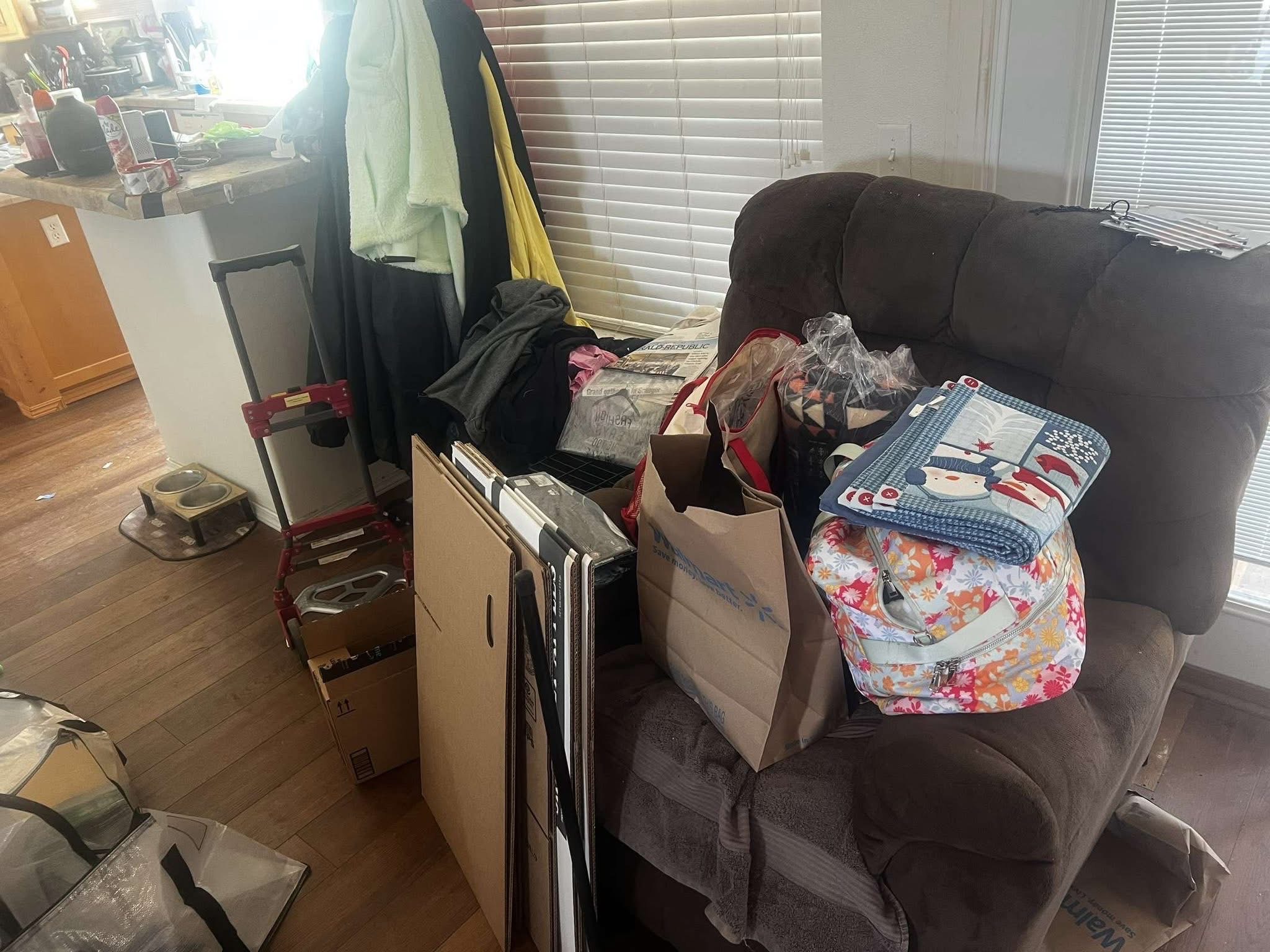 Liftoff Junk Removal Chandler AZ | Dumpster rental Same-Day Service Available