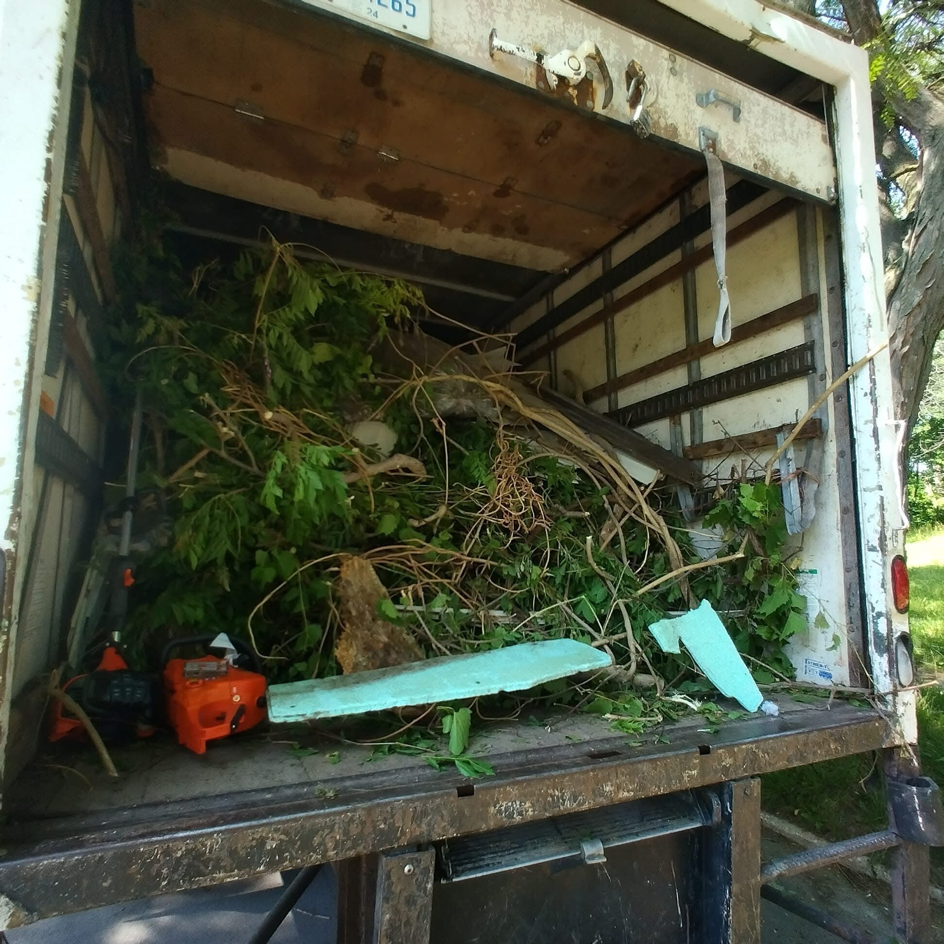 Liftoff Junk Removal Chandler AZ | Dumpster rental Same-Day Service Available